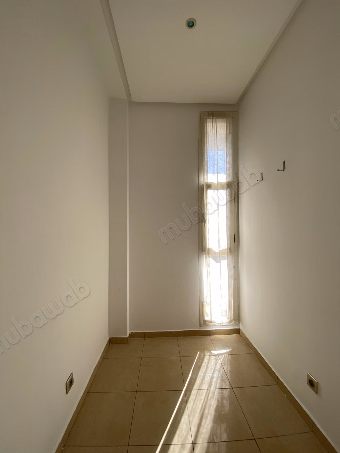 Location d'un appartement à Riyad. 
4 pièces confortables. 
Parking et ascenseur