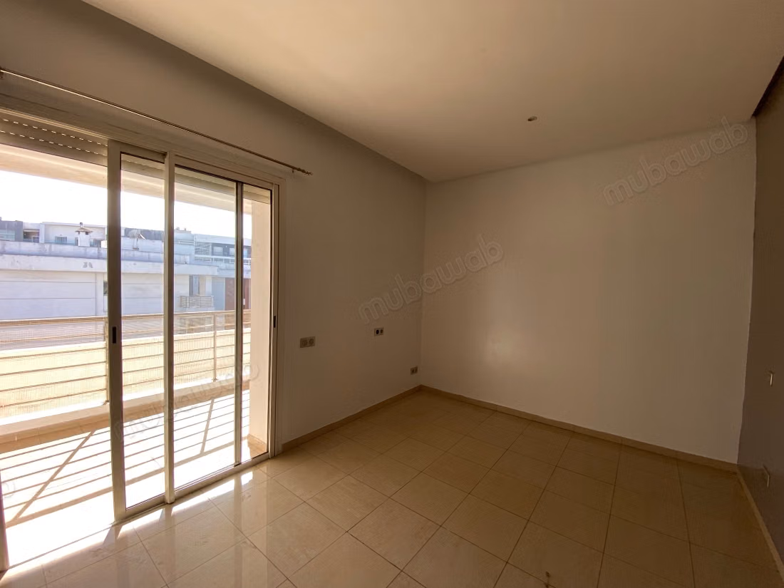 Location d'un appartement à Riyad. 
4 pièces confortables. 
Parking et ascenseur