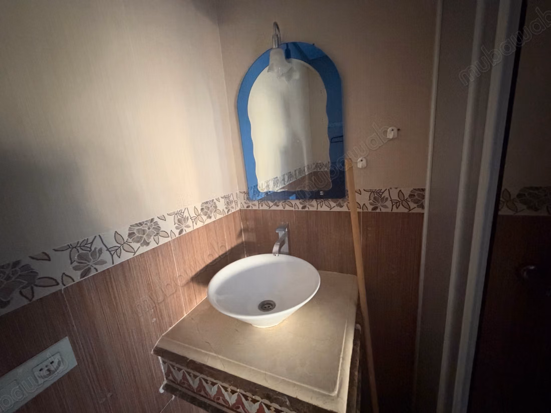 Bel appartement en location vide au plein centre avec terrasse et parking