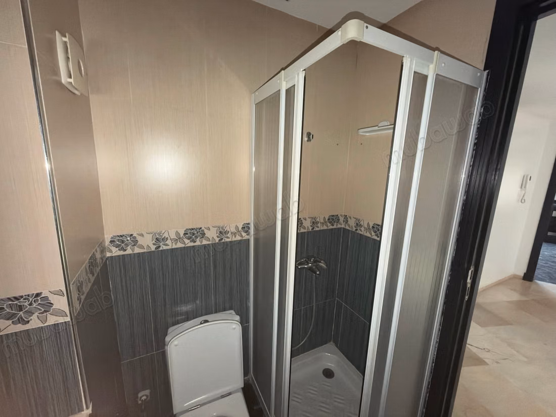 Bel appartement en location vide au plein centre avec terrasse et parking