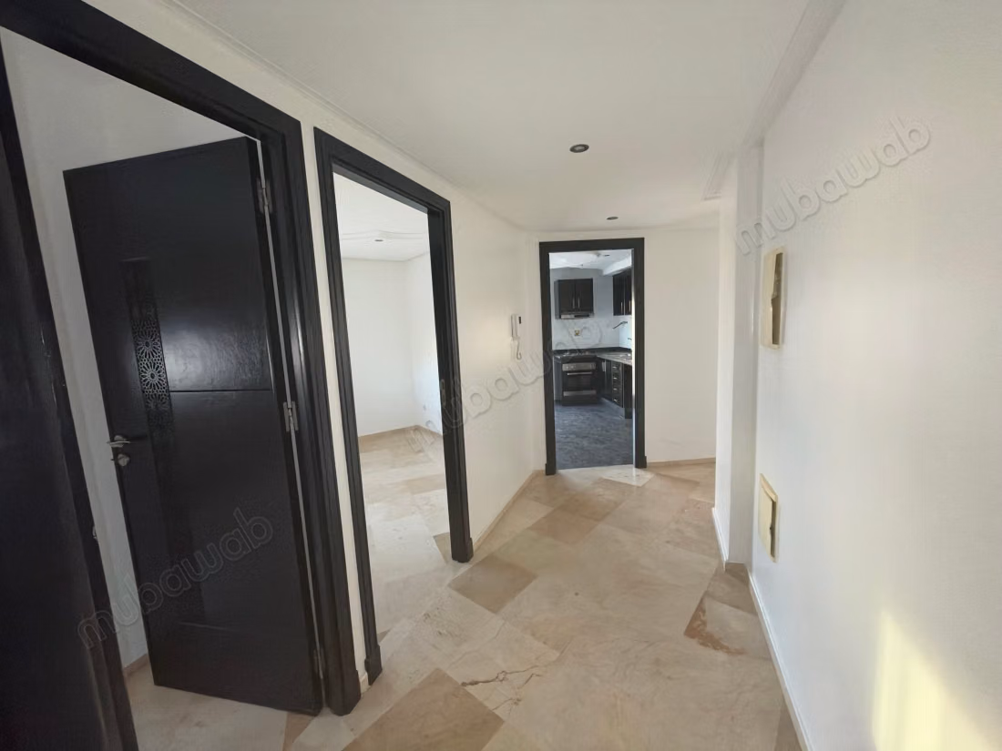 Bel appartement en location vide au plein centre avec terrasse et parking