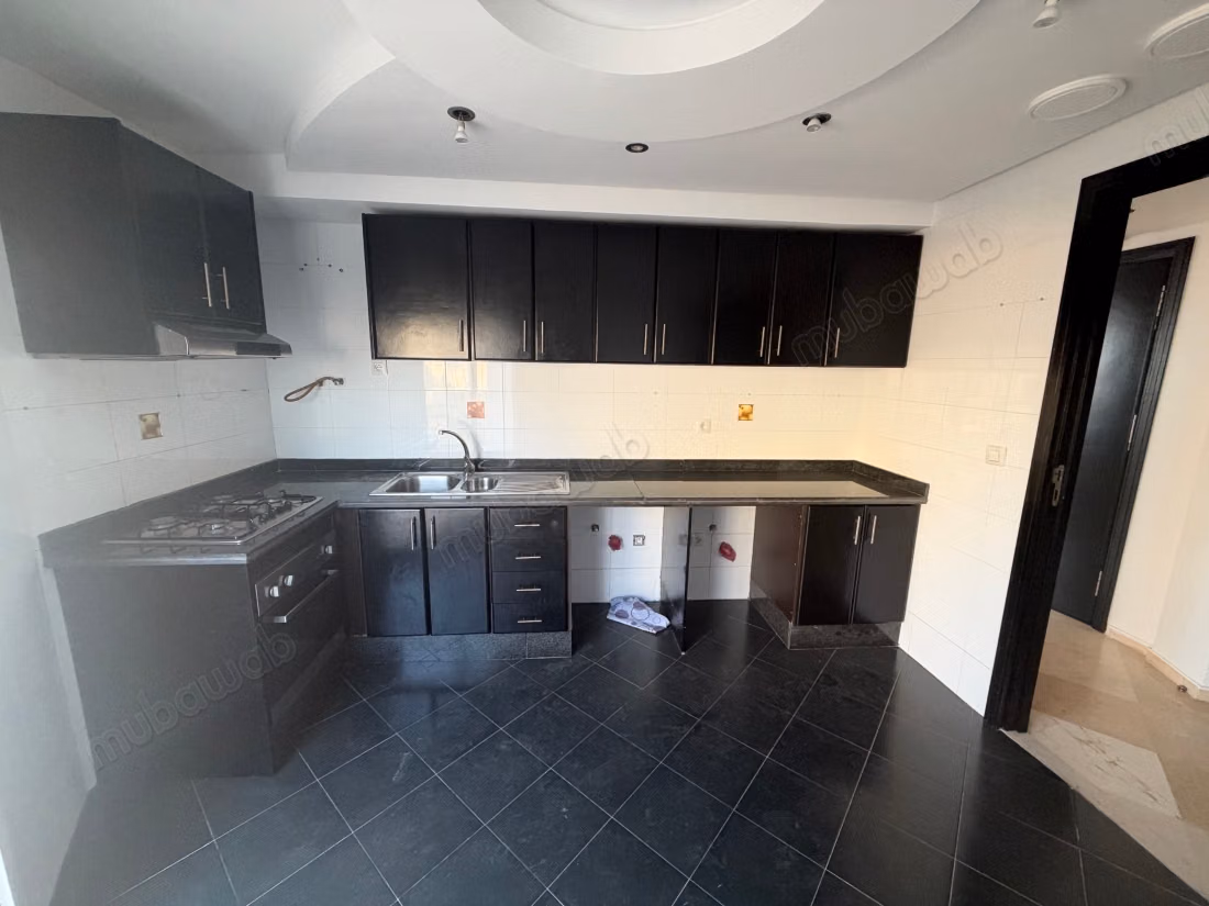Bel appartement en location vide au plein centre avec terrasse et parking
