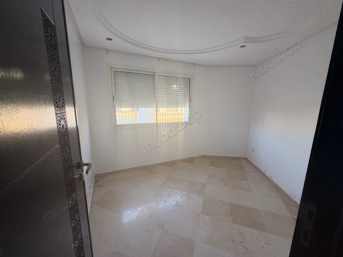 Bel appartement en location vide au plein centre avec terrasse et parking