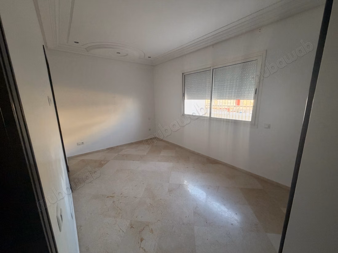 Bel appartement en location vide au plein centre avec terrasse et parking