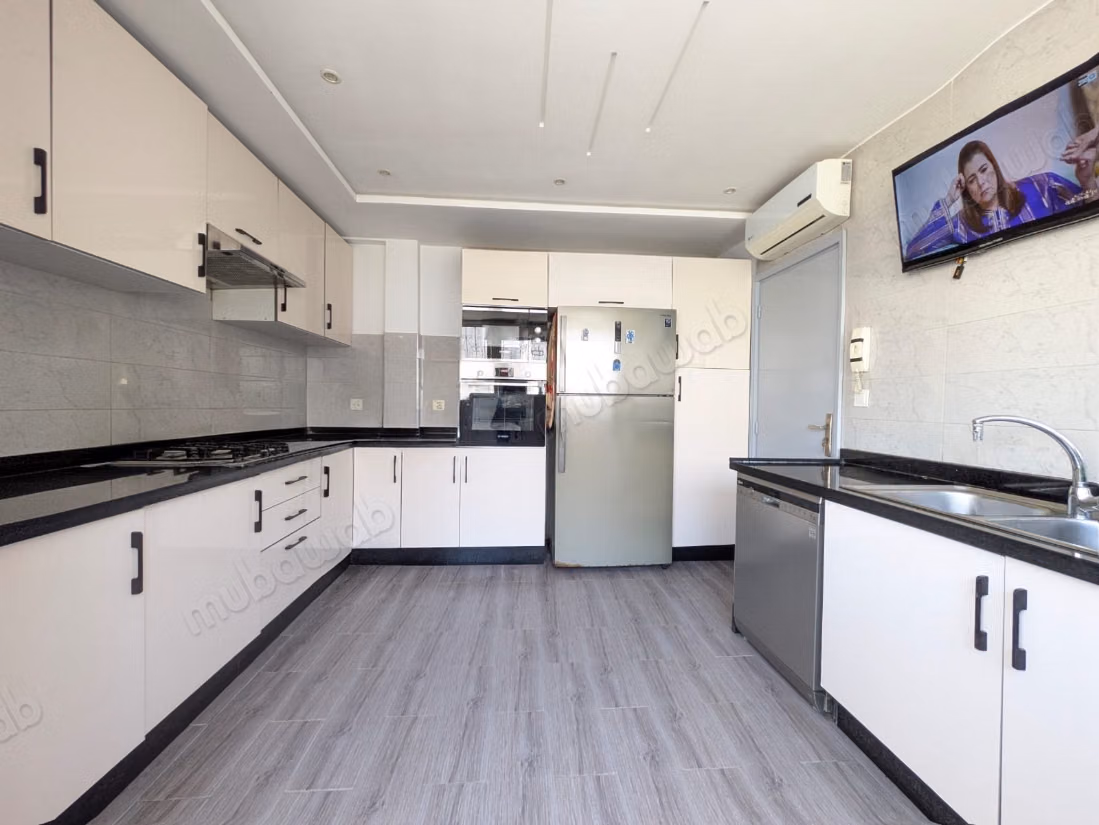 Sale of a beautiful apartment in Maârif. Area 128 m². Elevator and garage