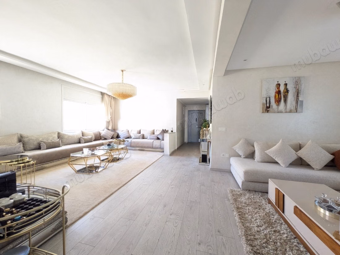 Sale of a beautiful apartment in Maârif. Area 128 m². Elevator and garage