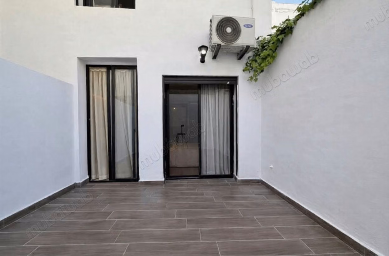 Muy bonito apartamento en alquiler en Les Hôpitaux. 2 habitaciones. Amueblado