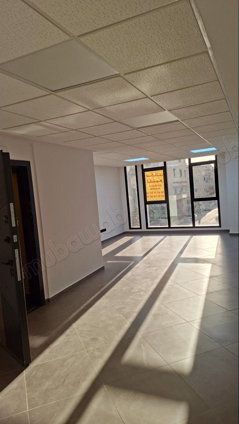 Bureaux en vente à Berrechid. Superficie 60 m². Porte blindée, sécurité