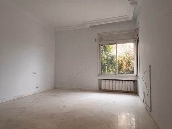 Apartment for rent in Les Berges Du Lac 2. Area 110 m². Concierge service, air conditioning