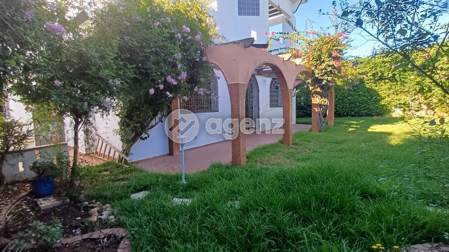 Villa à vendre 652 m², 8 chambres 
Californie Casablanca