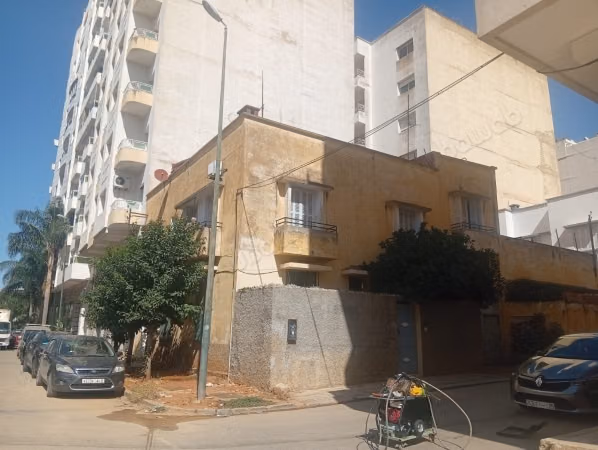 HOUSE 267 M² R1 Potential R5 Hamria