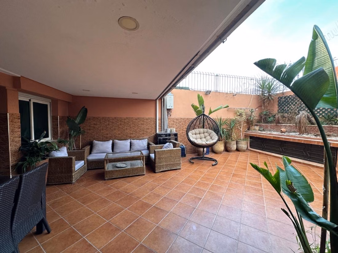 Apartamento espacioso de 184 m² con gran terraza amueblada