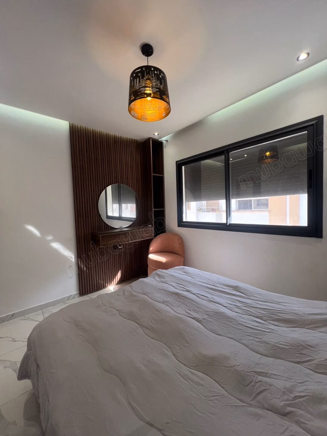 Appartement meublé à louer à Val Fleuri. 
2 chambres. 
Salon Marocain et antenne parabolique
