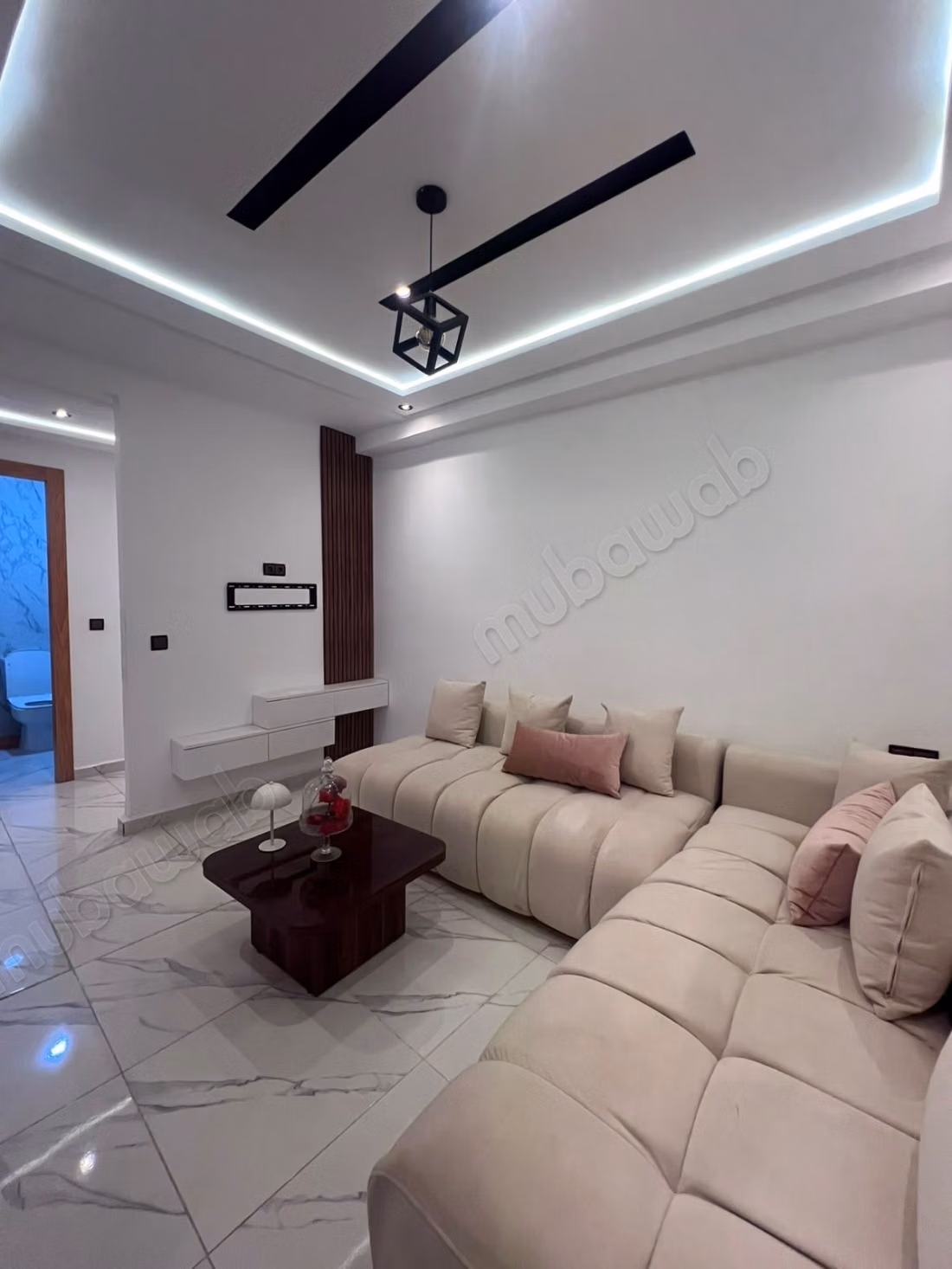 Appartement meublé à louer à Val Fleuri. 
2 chambres. 
Salon Marocain et antenne parabolique