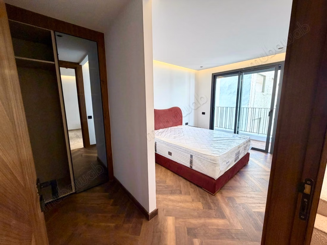A La Location Meublé: Magnifique Studio Neuf Haut standing jamais habité avec terrasse et grand dressing au cœur du quartier Gauthier à Casablanca