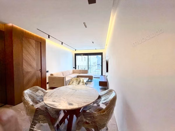 A La Location Meublé: Magnifique Studio Neuf Haut standing jamais habité avec terrasse et grand dressing au cœur du quartier Gauthier à Casablanca