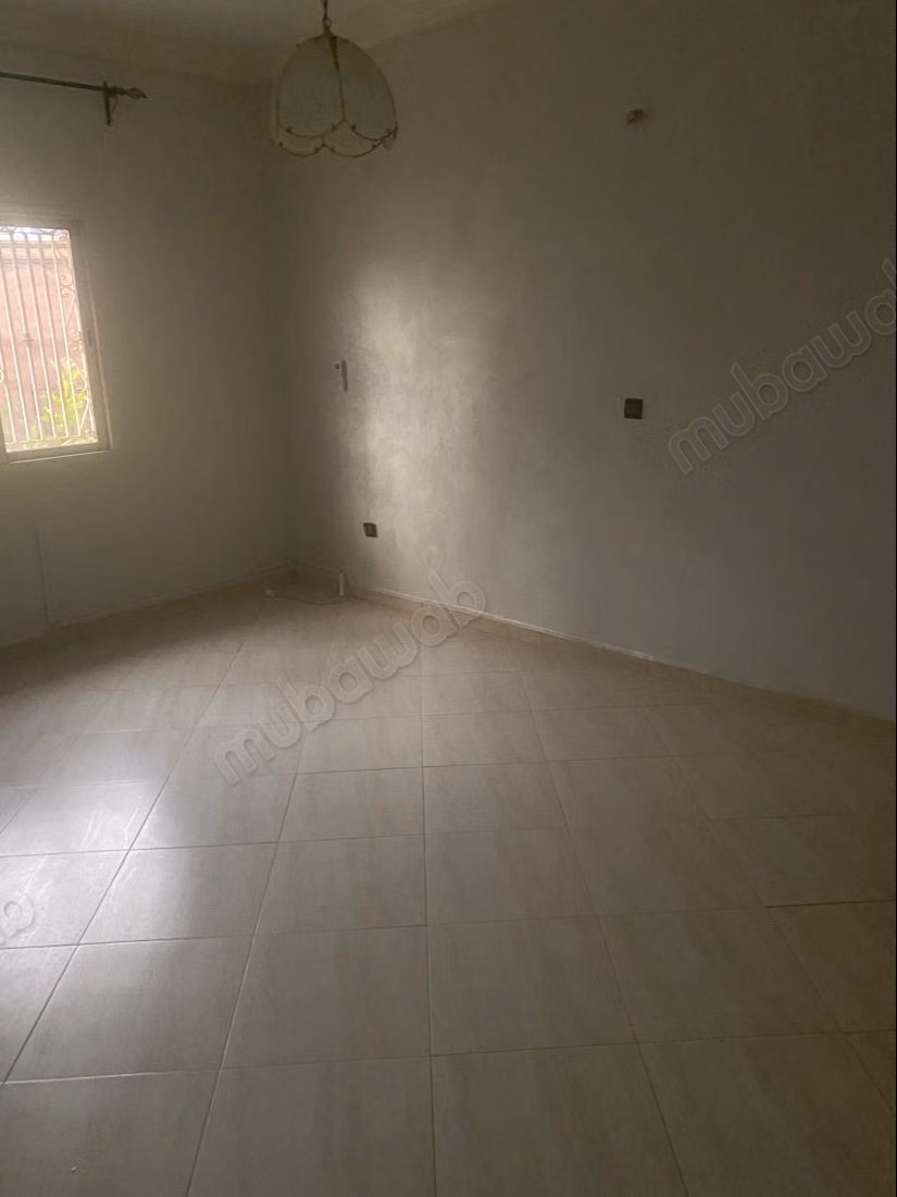 Villa à louer à Guéliz. 4 chambres. Porte blindée et résidence sécurisée