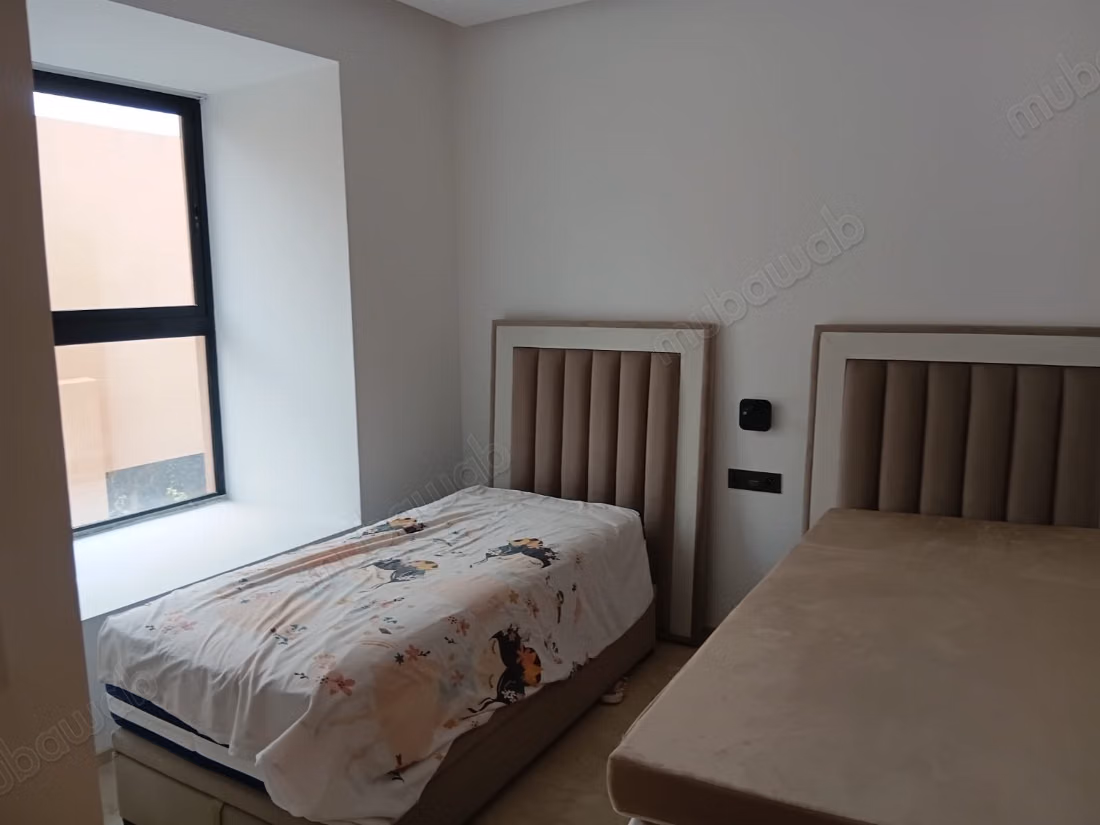 Maison de luxe à vendre à Agdal. 4 grandes pièces. Fenêtres double vitrage et chauffage central