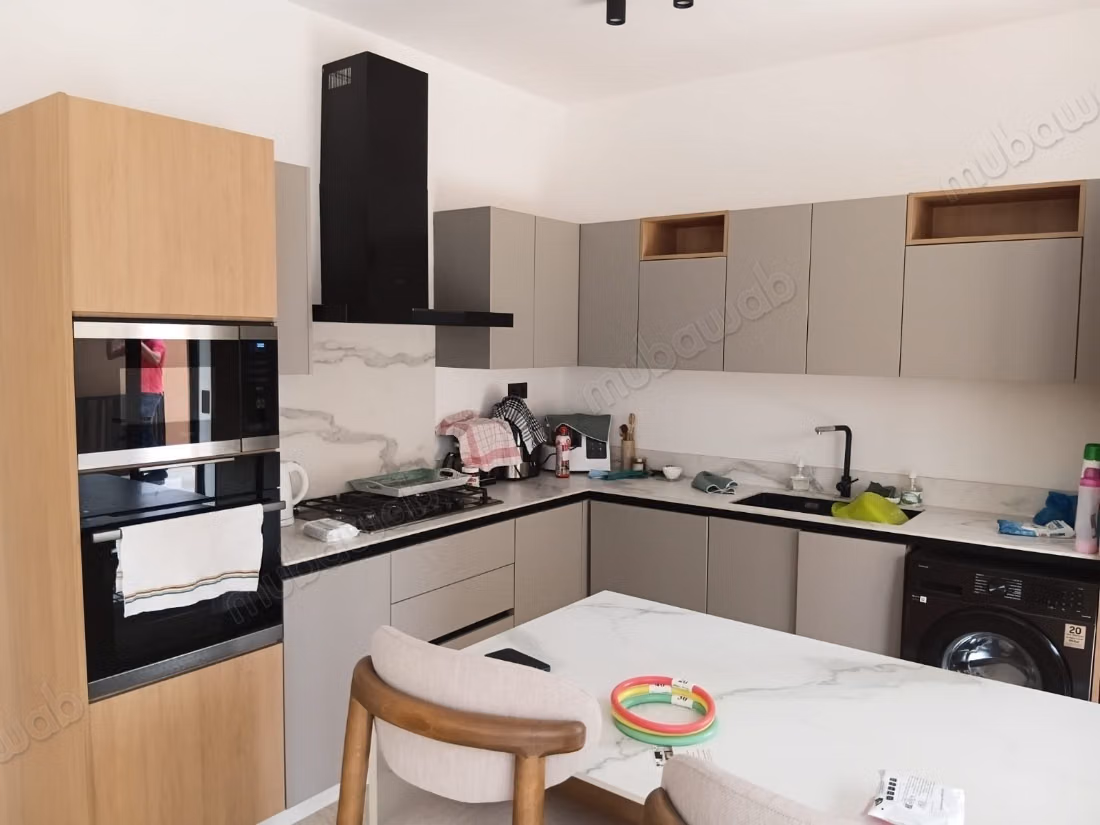 Maison de luxe à vendre à Agdal. 4 grandes pièces. Fenêtres double vitrage et chauffage central