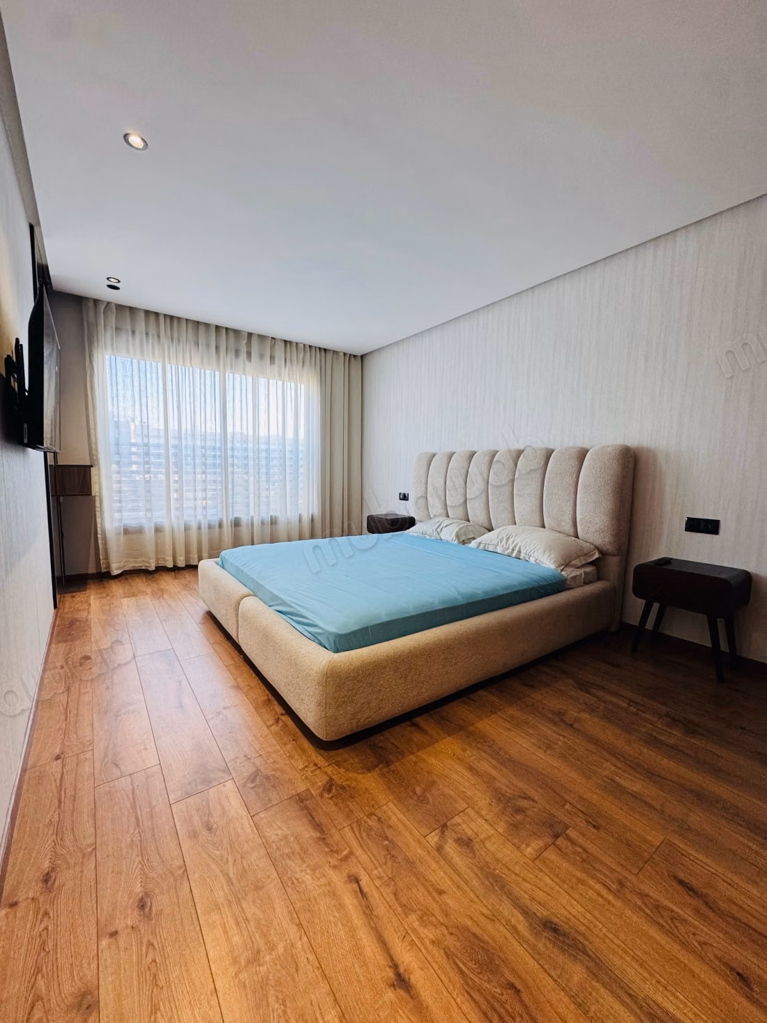 Superbe appartement à louer à Oasis.
Surface totale 60 m².
Meublé