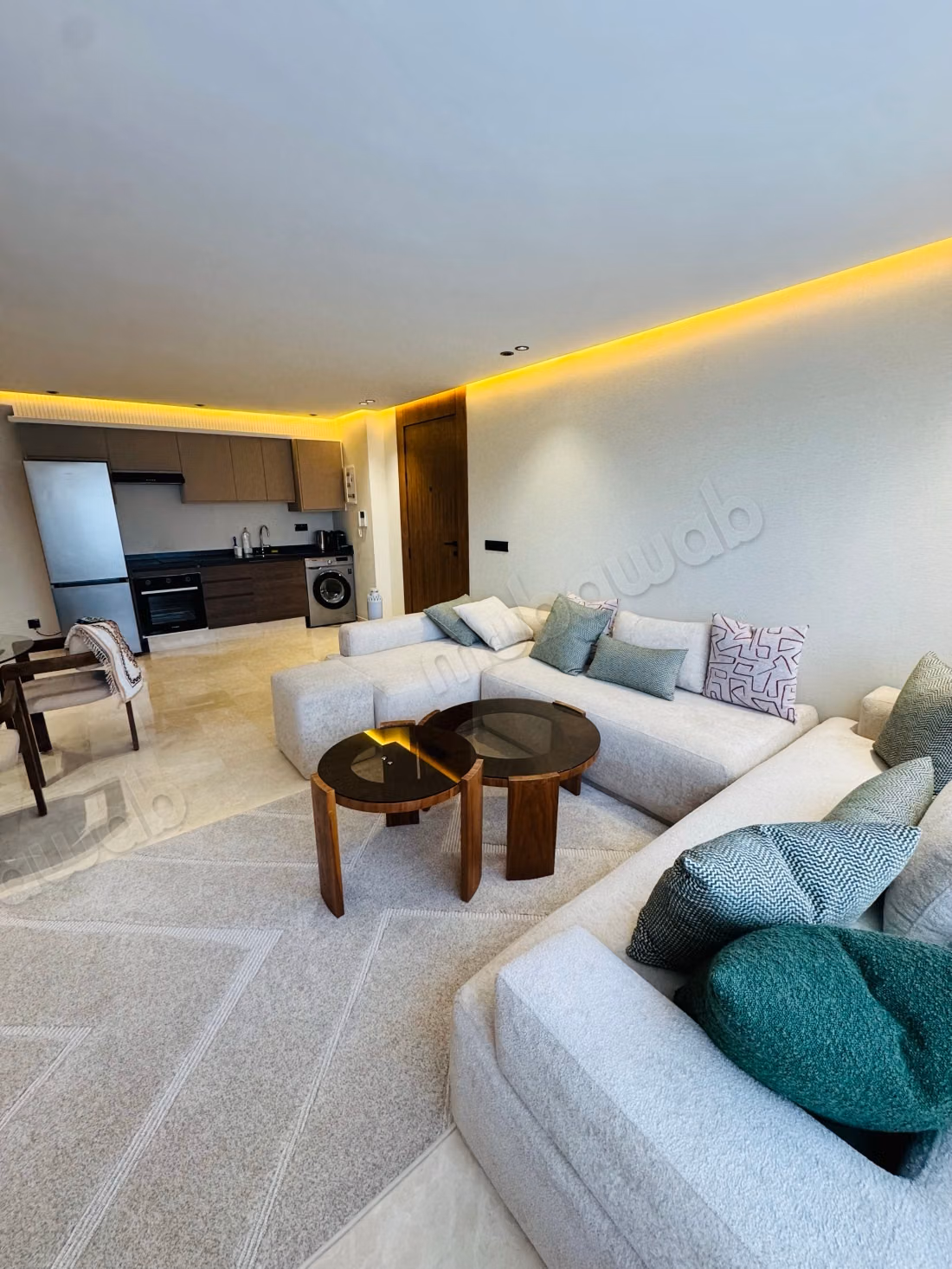 Superbe appartement à louer à Oasis.
Surface totale 60 m².
Meublé