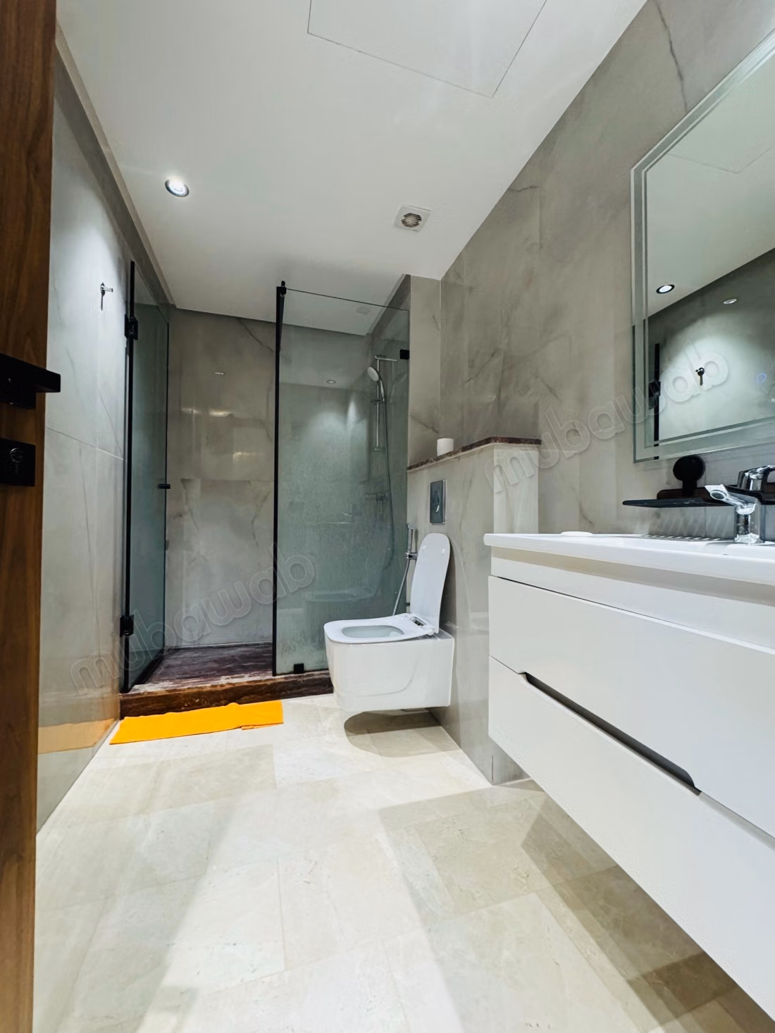 Superbe appartement à louer à Oasis.
Surface totale 60 m².
Meublé