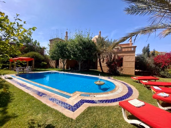 Location villa de 5 a 9 suites a Amelkis