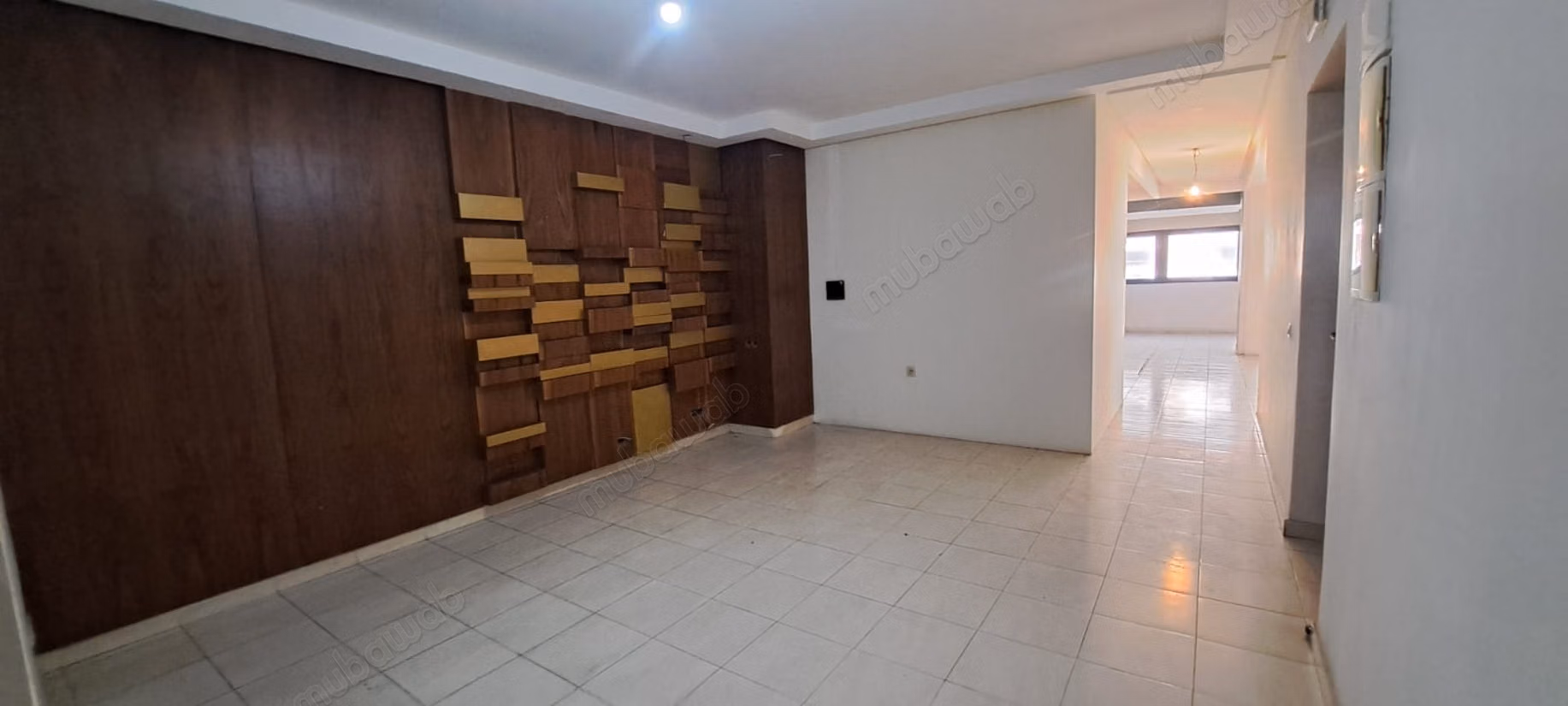 Opportunité Rare – Immeuble Professionnel / Plateaux de Bureaux d'Exception à Louer – Racine,