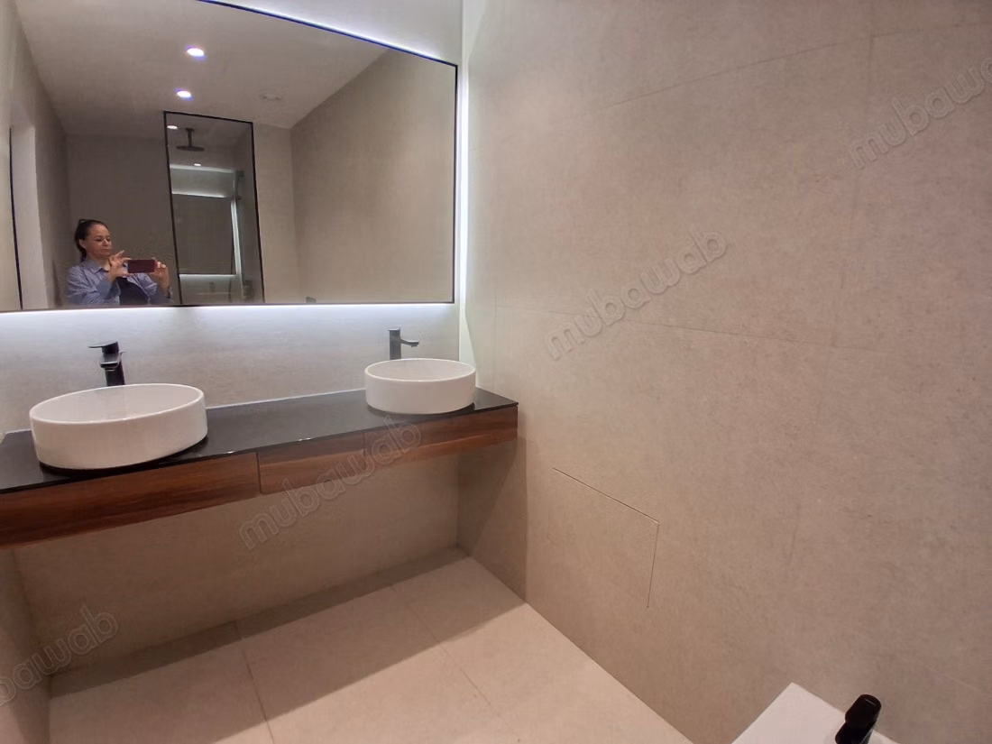 Appartement à louer à Souissi. 2 chambres. Porte blindée et résidence sécurisée