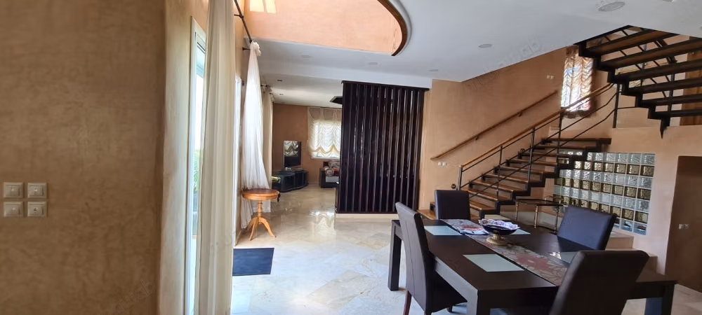 Luxe villa te koop in Boubana. 6 kamers