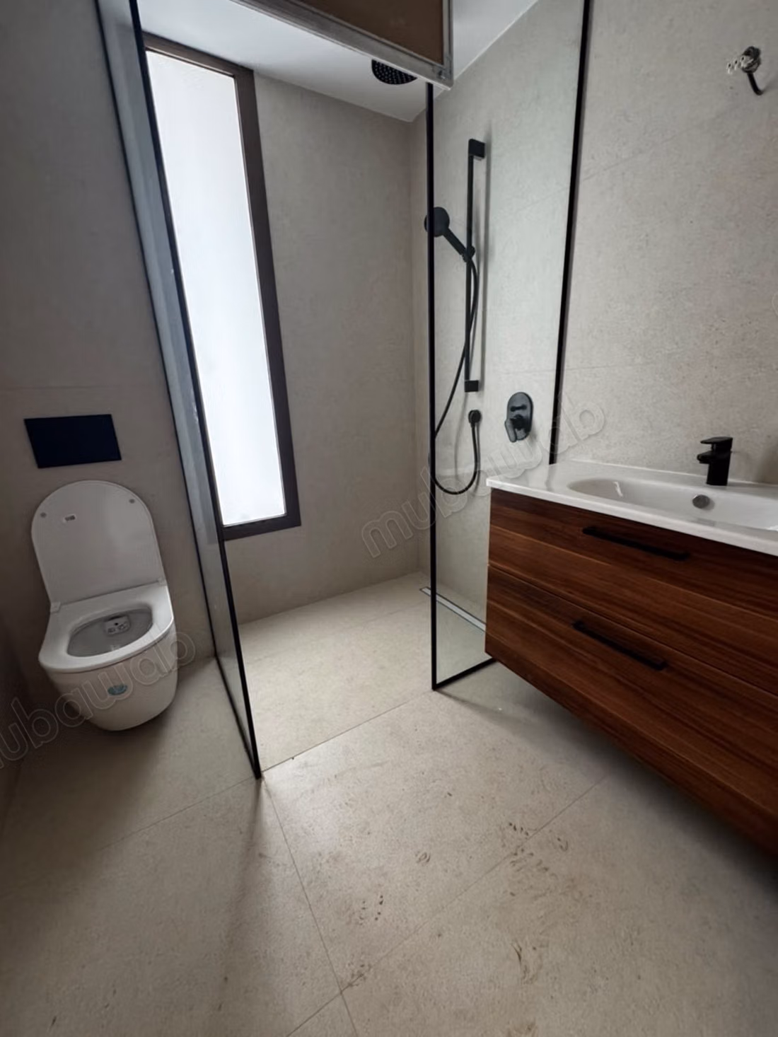 Appartement en location à Souissi. 2 chambres. Avec ascenseur et terrasse