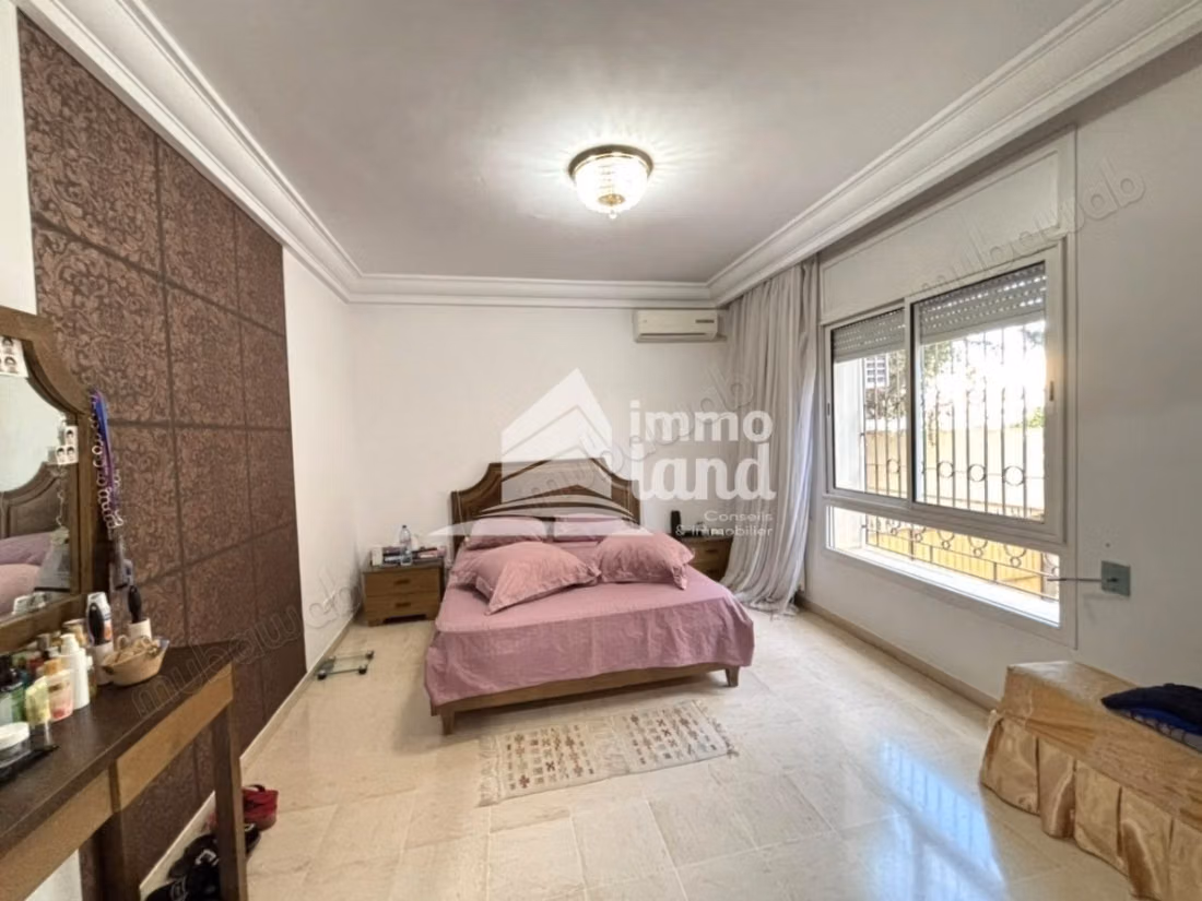 Appartamento S4 di 200m2 a Riadh Andalous