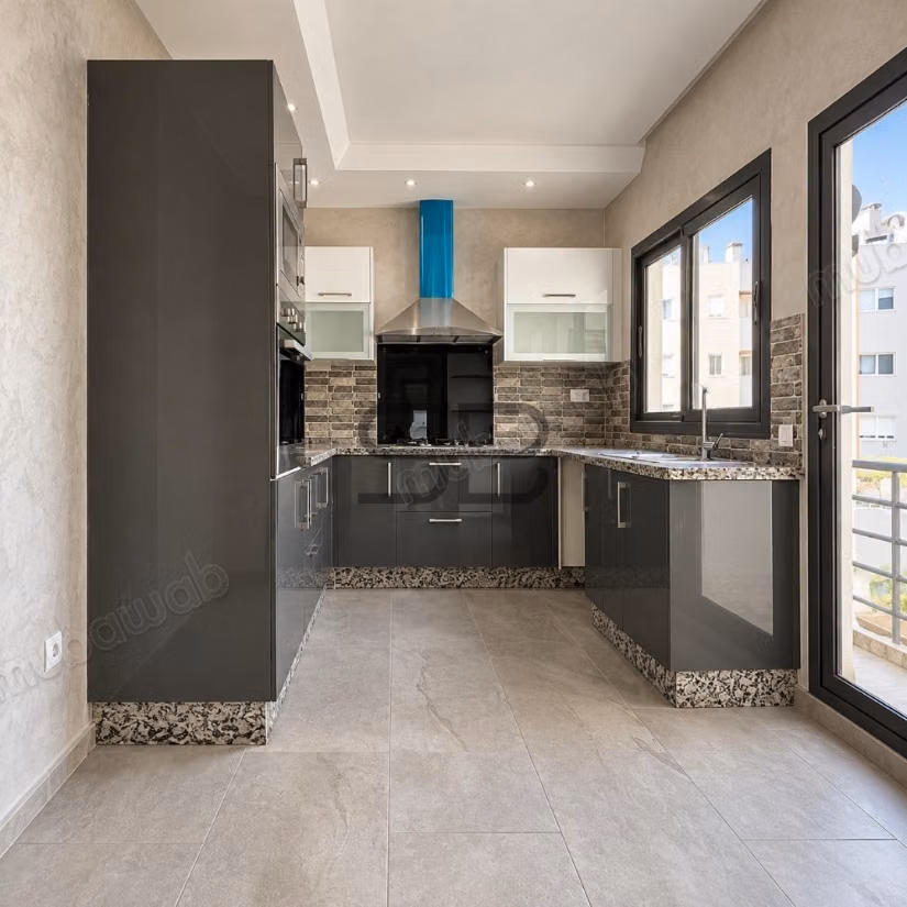 Moderne Lege Appartement Driehoek van Goud