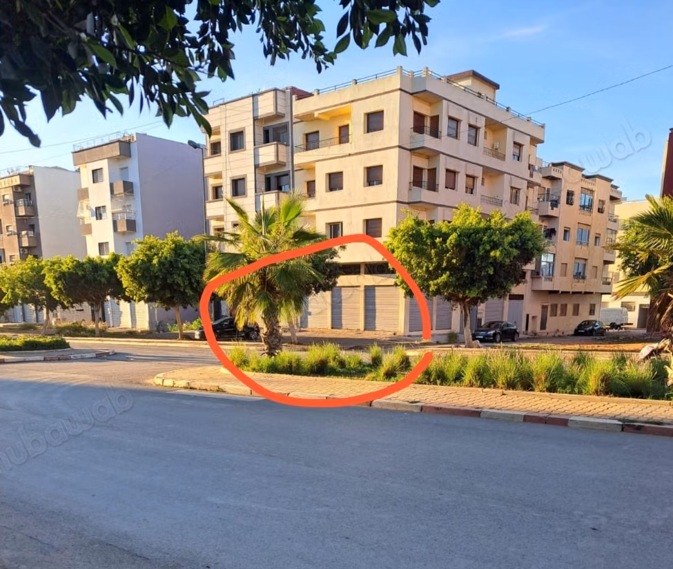À vendre – Local commercial de 181 m² sur l’avenue Mohammed V, Dar Al Hamra, Salé