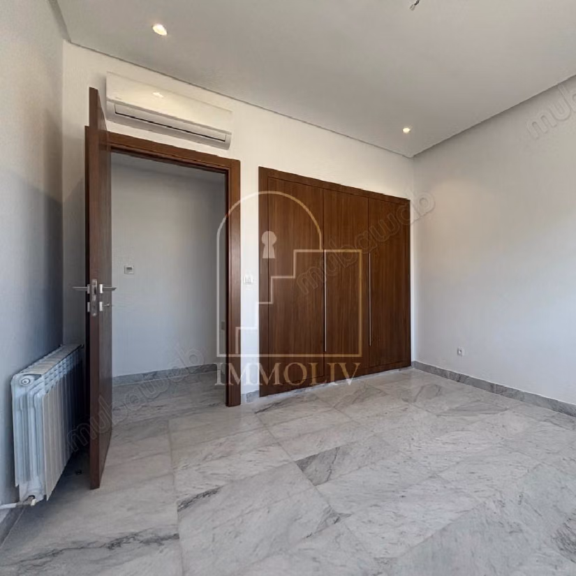 A vendre un Appartement S2 neuf à Chotrana 3