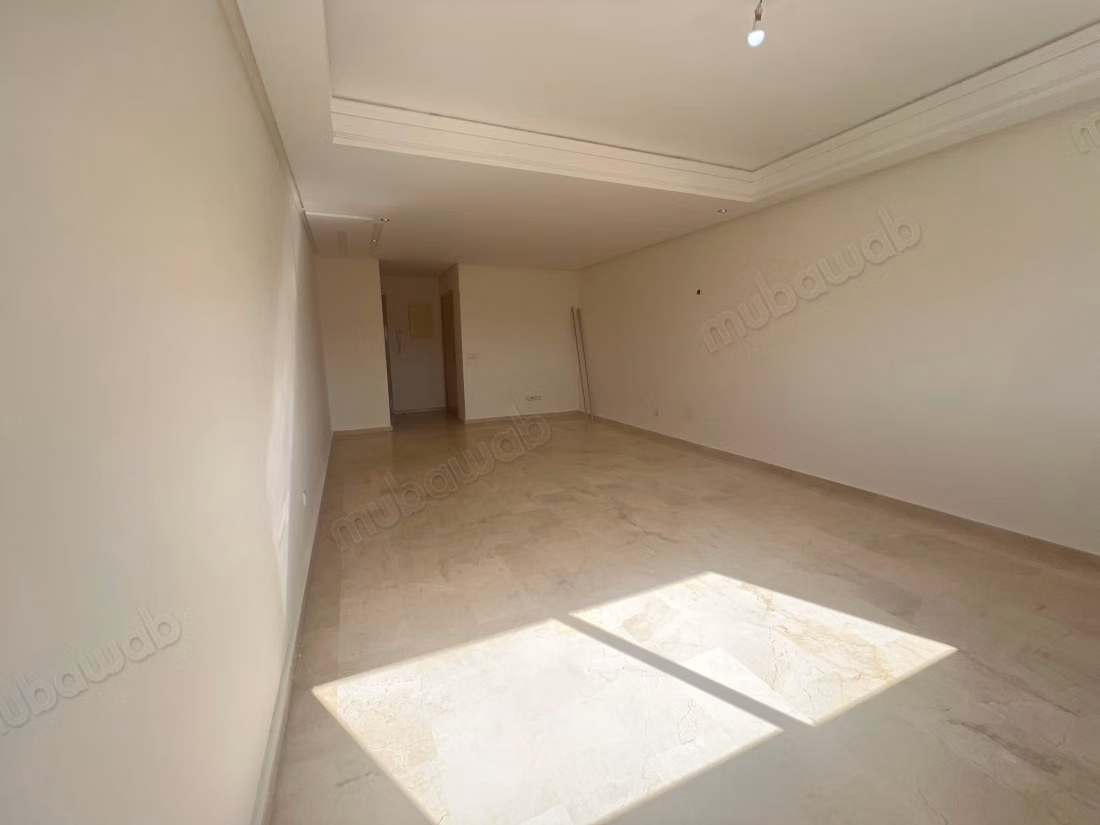 Appartement en location à Sidi Maarouf. 3 pièces confortables. Ascenseur