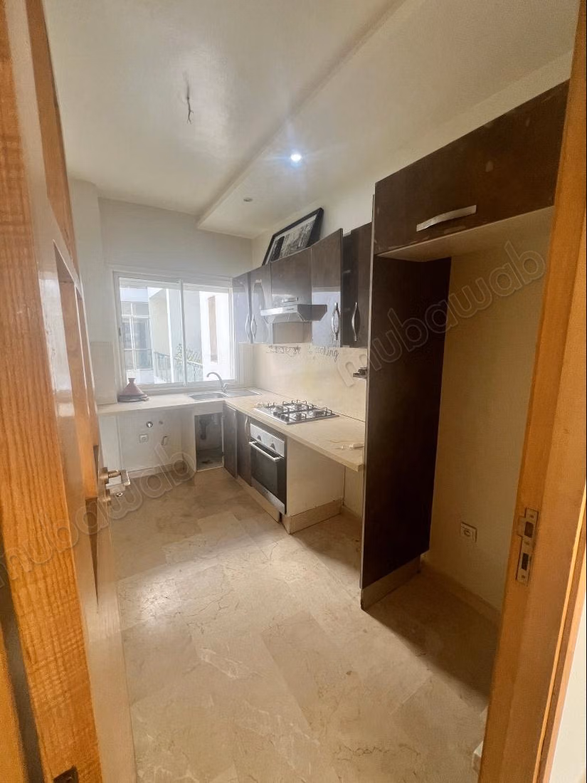 Appartement en location à Sidi Maarouf. 3 pièces confortables. Ascenseur