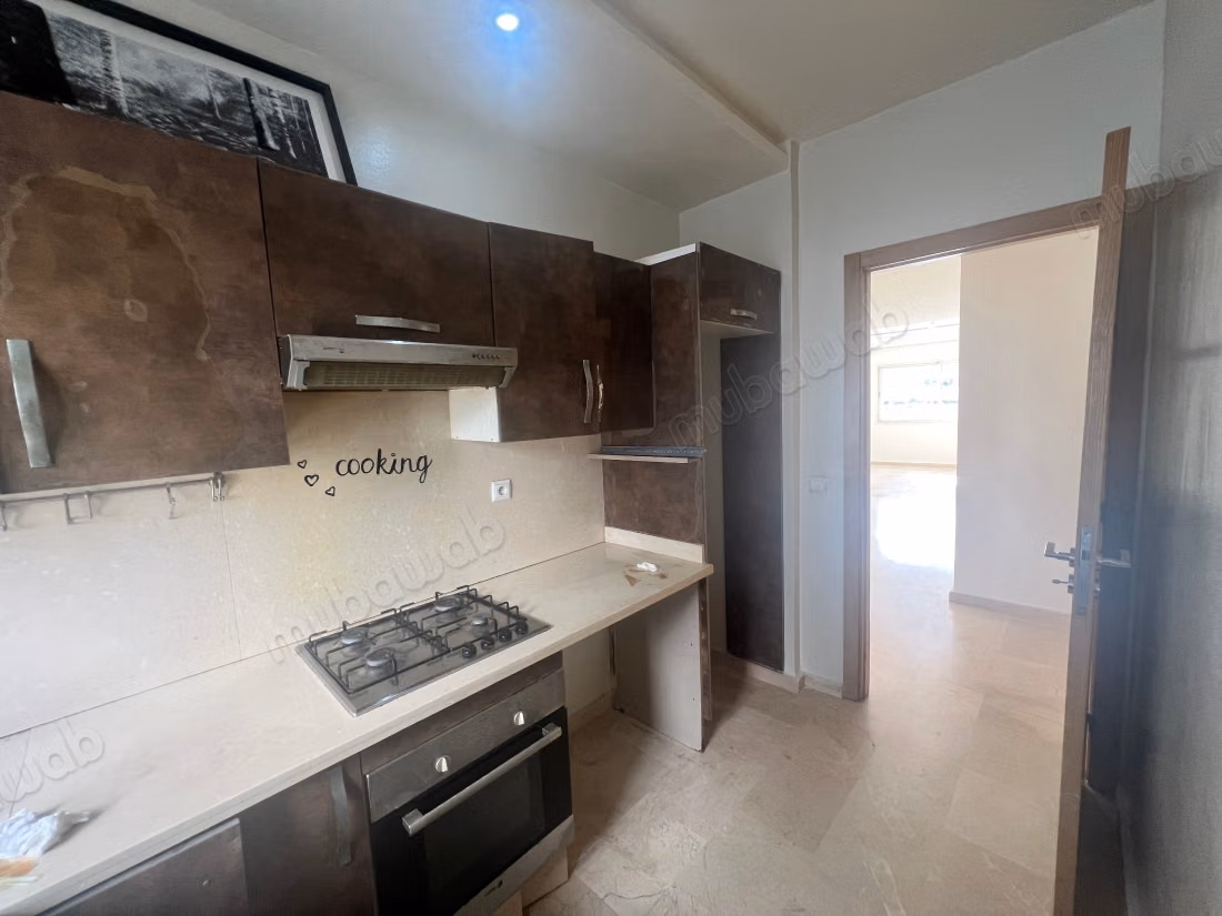 Appartement en location à Sidi Maarouf. 3 pièces confortables. Ascenseur
