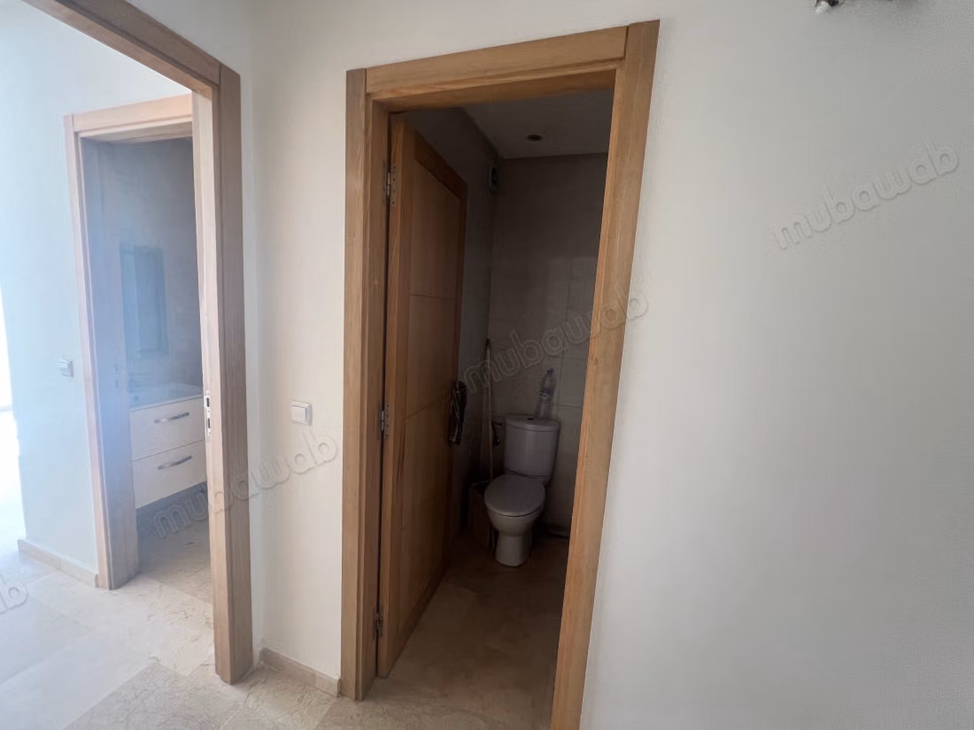 Appartement en location à Sidi Maarouf. 3 pièces confortables. Ascenseur