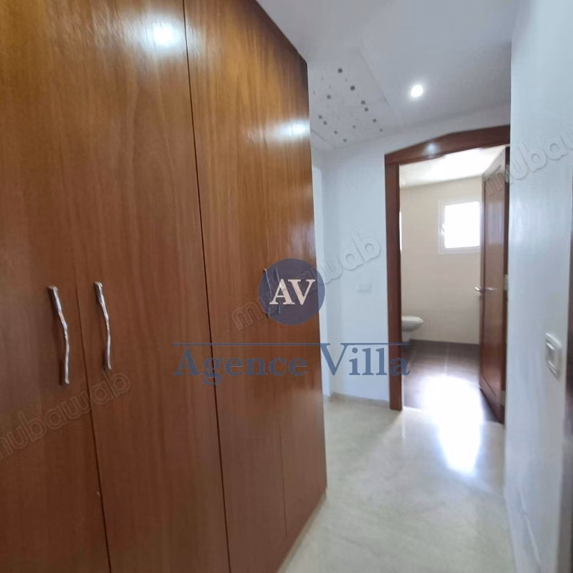 A louer villa s4 avec piscine à Gammarth