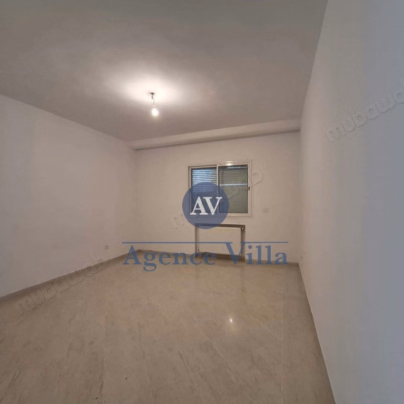 A louer villa s4 avec piscine à Gammarth