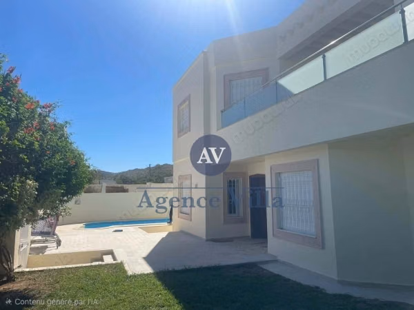 A louer villa s4 avec piscine à Gammarth