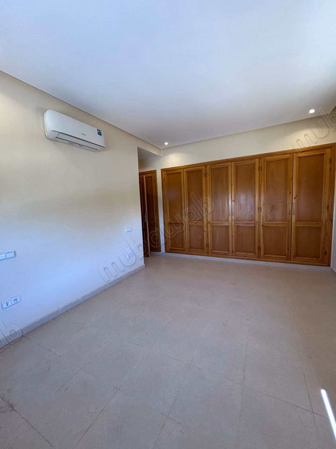 Villa Vide à la Location à Targa 
Marrakech