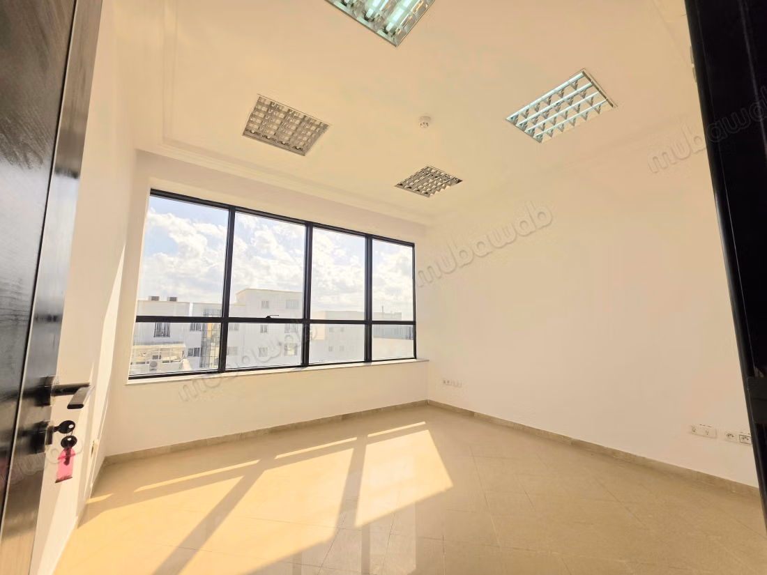 À louer un bureau de 143 m² au lac 1