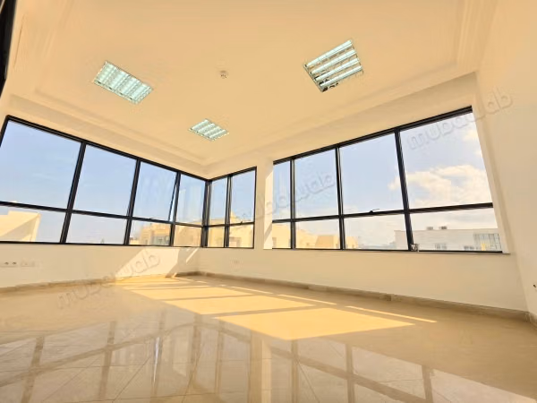 À louer un bureau de 143 m² au lac 1