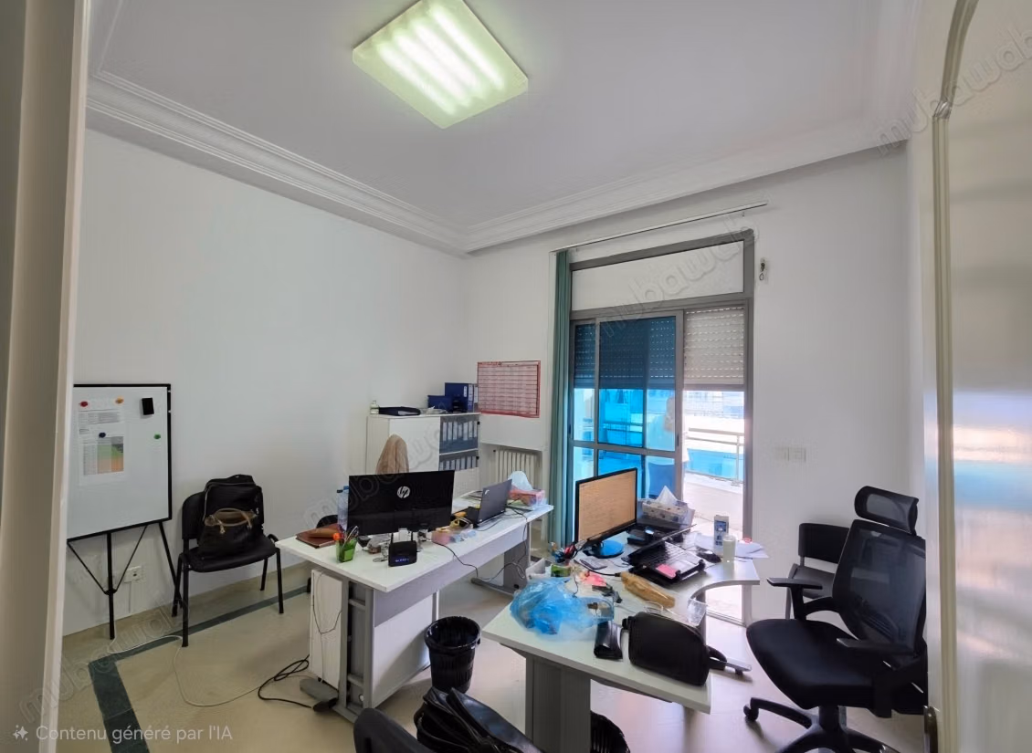 À louer un bureau de 150 m² au lac 1