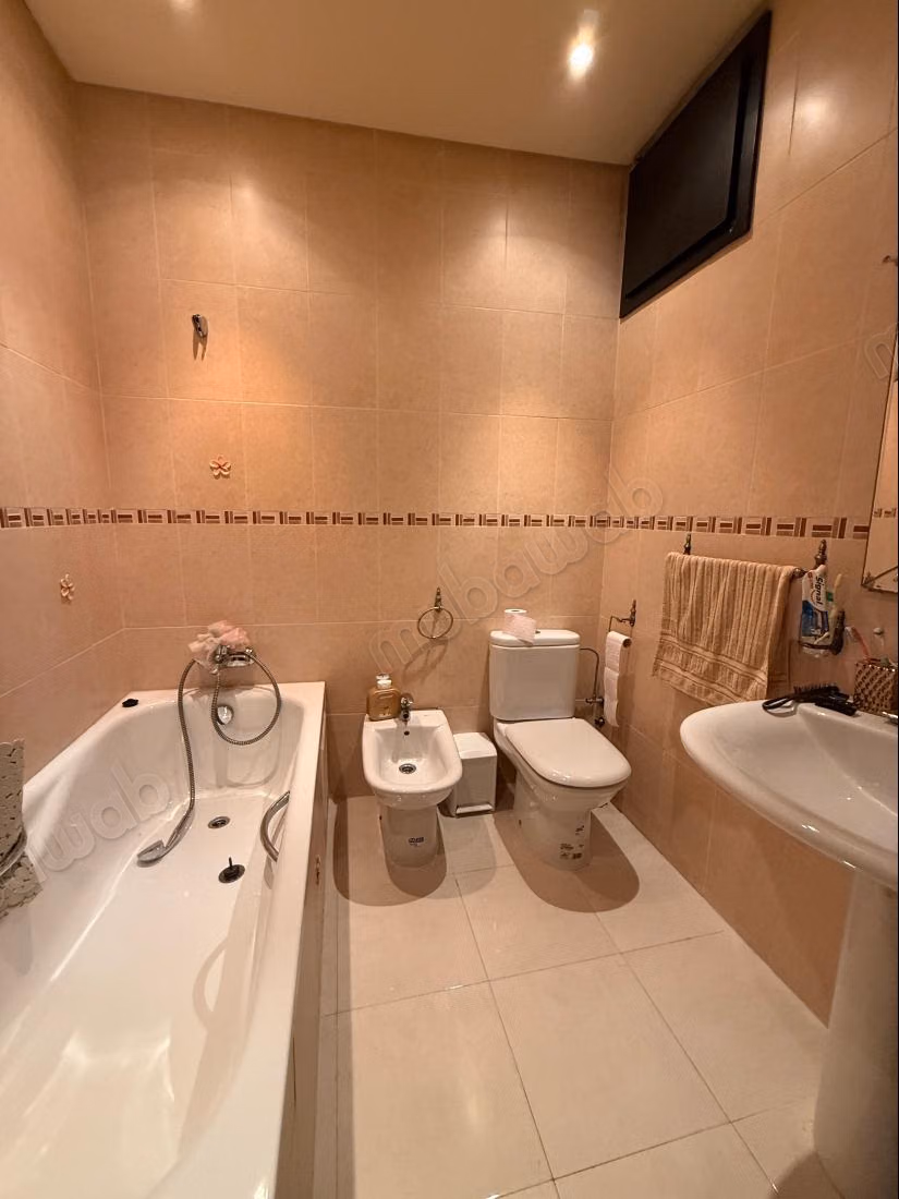 Appartement à louer à Agdal. 
Superficie 90 m². 
Bien meublé