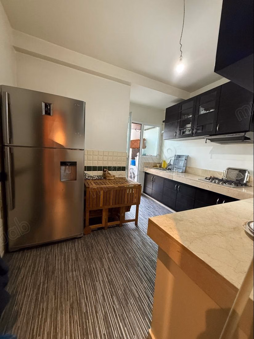 Appartement à louer à Agdal. 
Superficie 90 m². 
Bien meublé