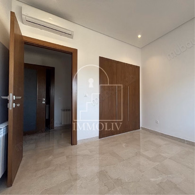 A vendre un Appt S2 neuf à Chotrana 3