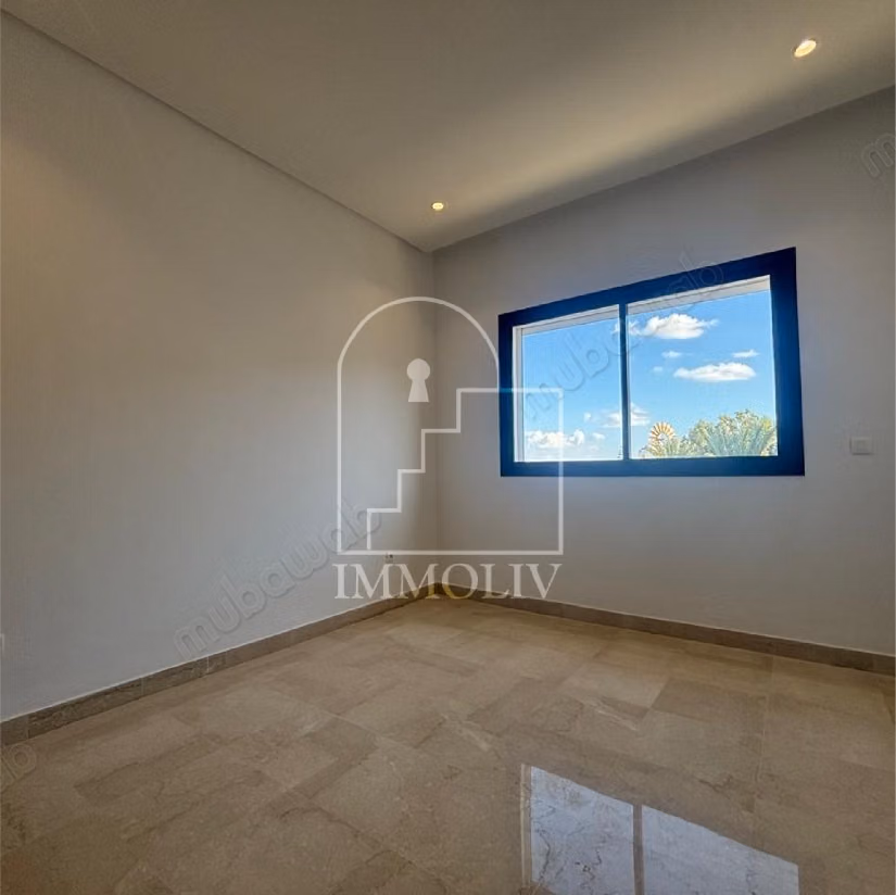 A vendre un Appt S2 neuf à Chotrana 3